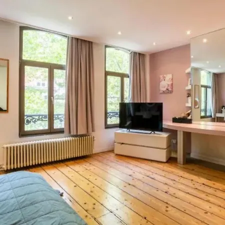 Diamond District's Mansion Incl Parking Villa